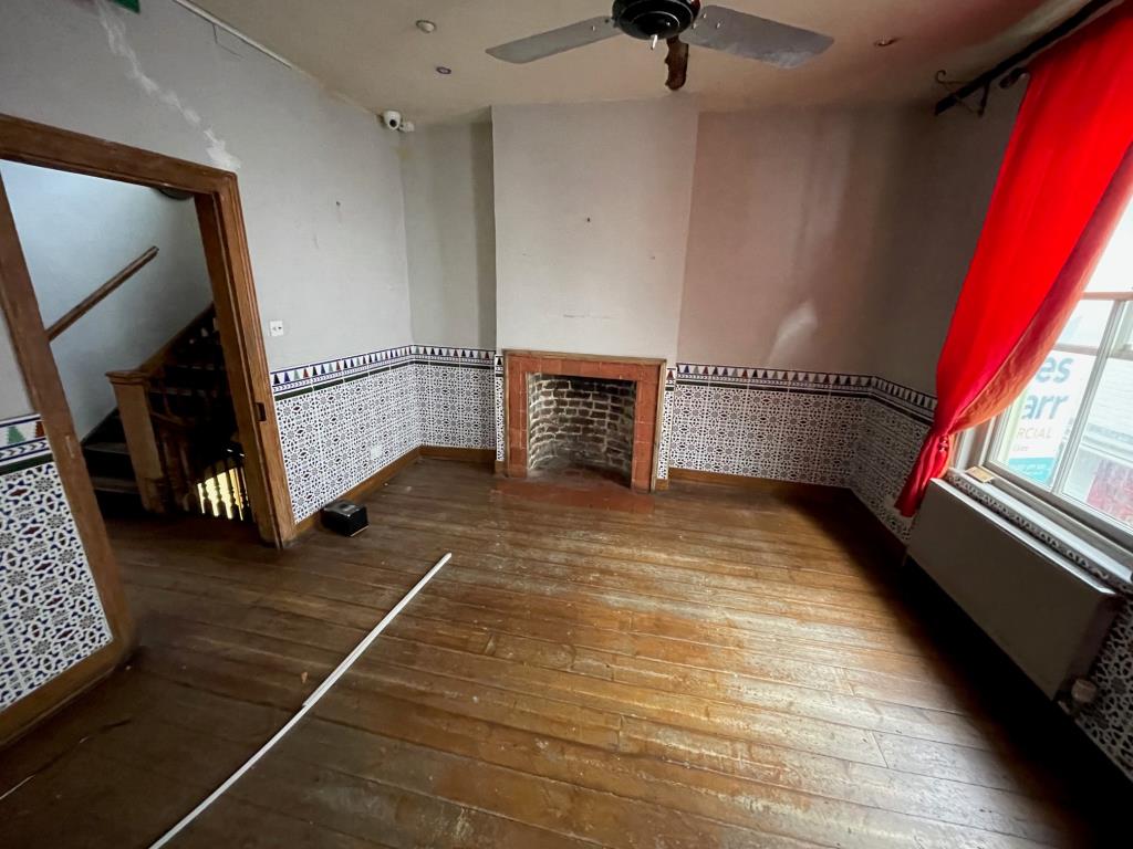 Lot: 128 - FORMER CAFÉ/RESTAURANT IN PRIME CITY CENTRE LOCATION -